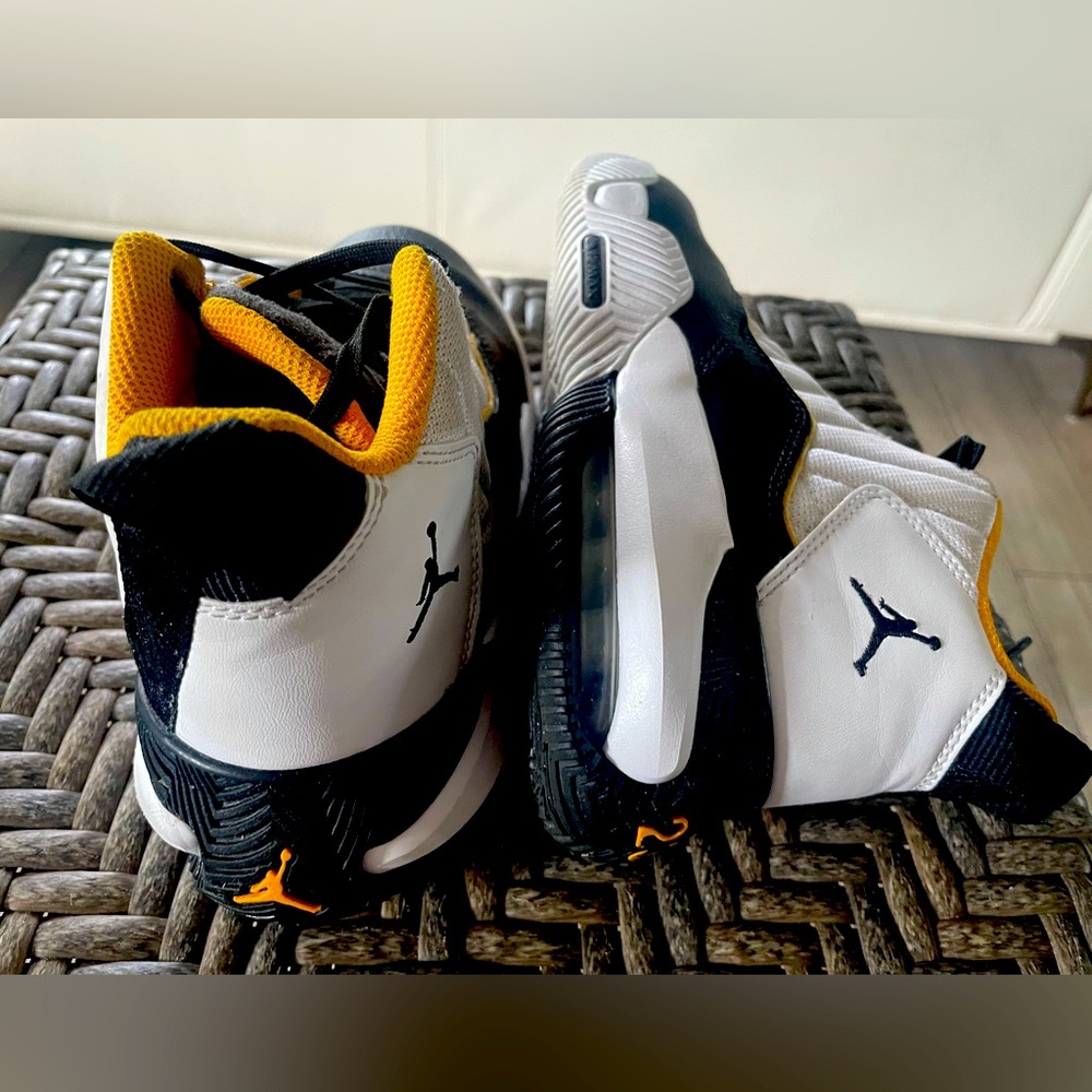 Jordan stay Loyal Boys basket shoes. EUC. Only worn a few times